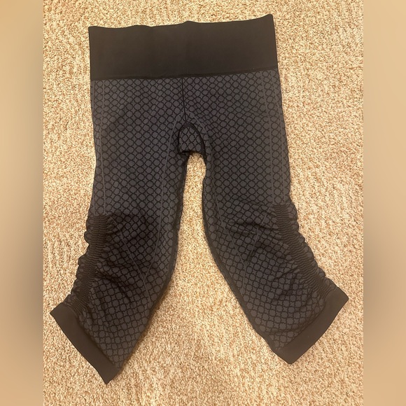 New Without Tags - Lululemon In The Flow Crop II leggings sz 4. - Picture 1 of 5